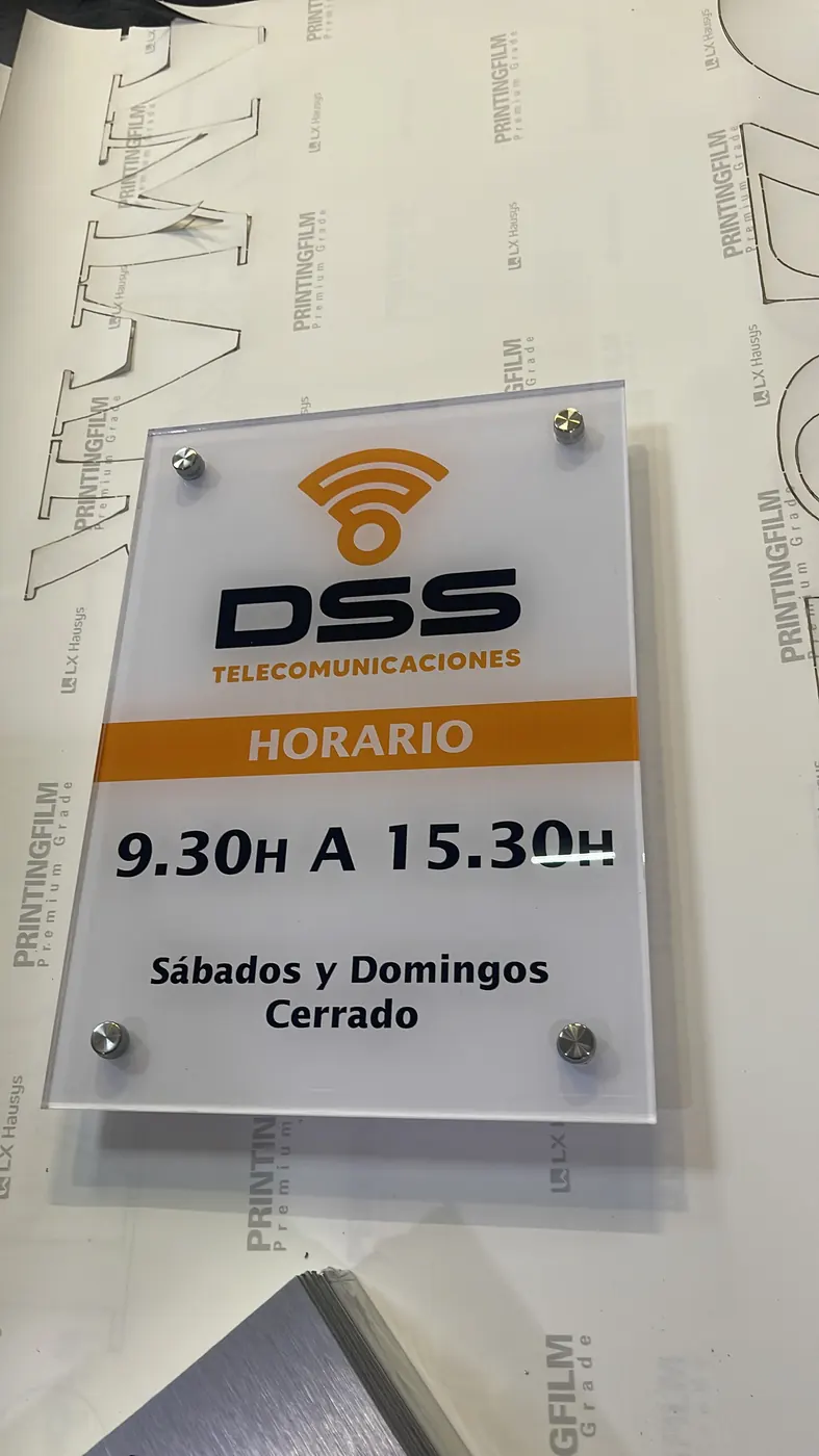 Acrylic opening-hours plaque for an office